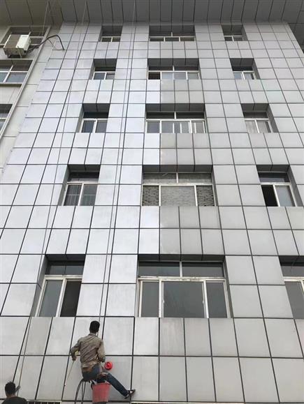 铝板外墙清洗